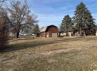 404 W State St, Camp Point, IL 62320