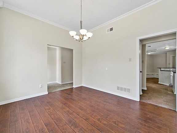 4th image of 721 Pebblecreek Dr