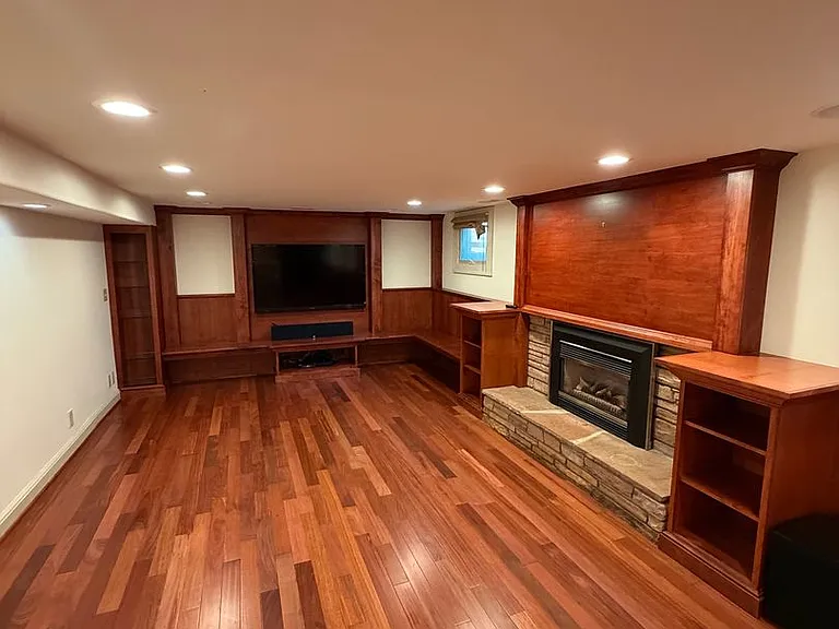 916 Poly Dr — Photo 37