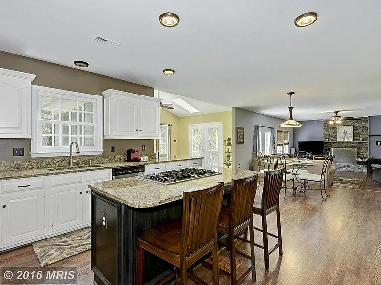 17533 Applewood Ln — Photo 8