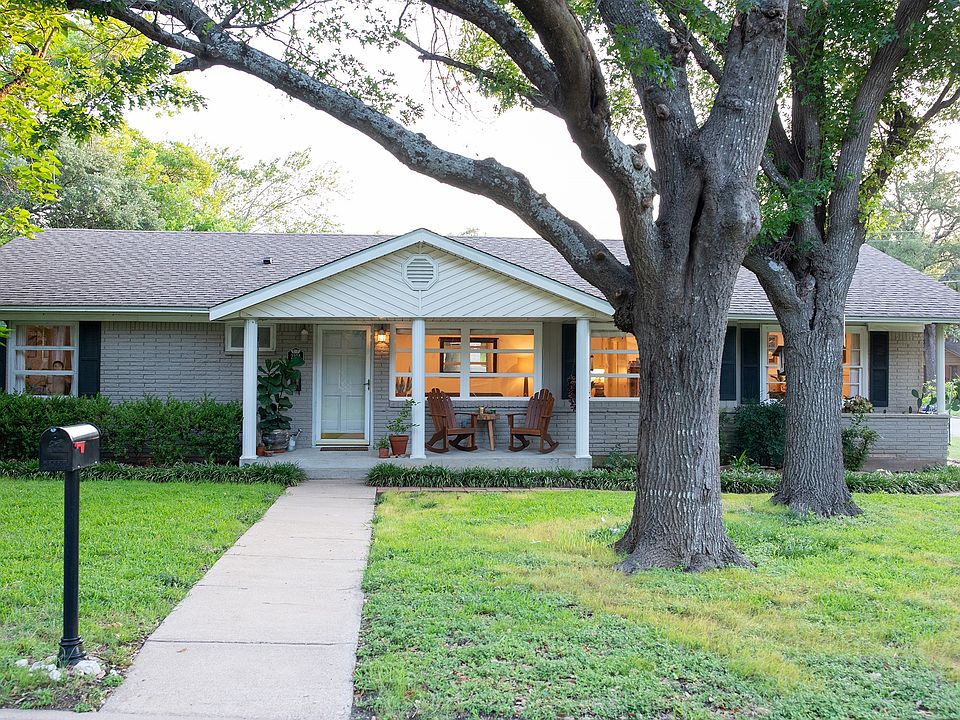 1st image of 2324 Lake Air Dr