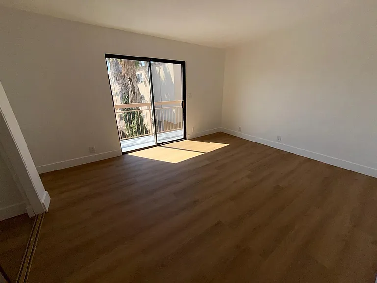 1321 N Vista St #309 — Photo 7
