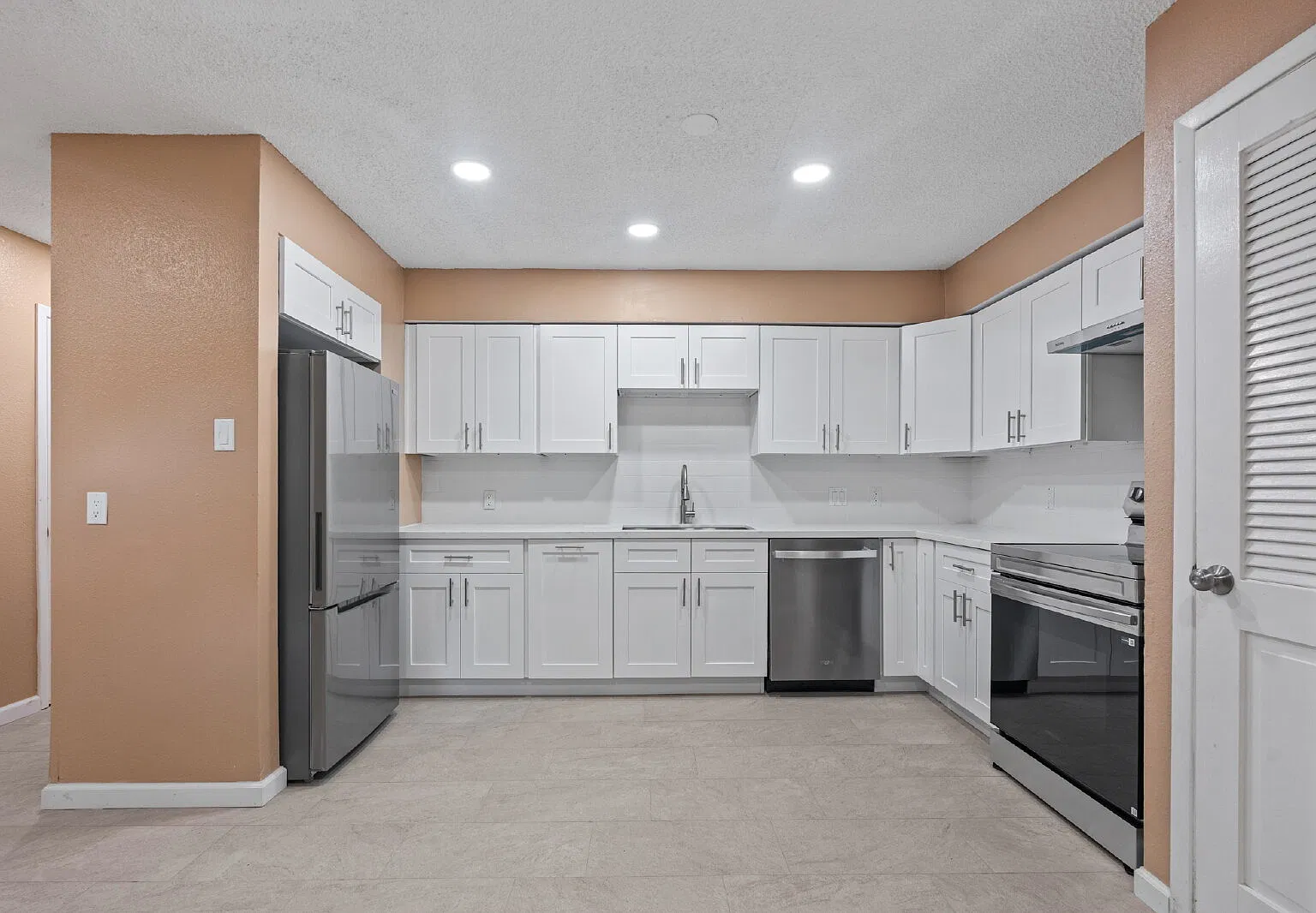 3 bed, 2.5 bath, 1600 sqft, $1,950 — Photo 3