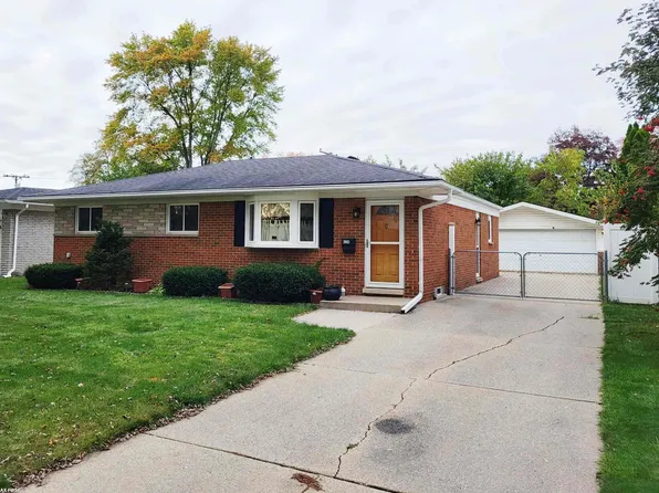 39421 Farmhill Dr, Sterling Heights, MI 48313