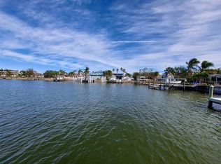 12155 6th St E, Treasure Island, FL 33706