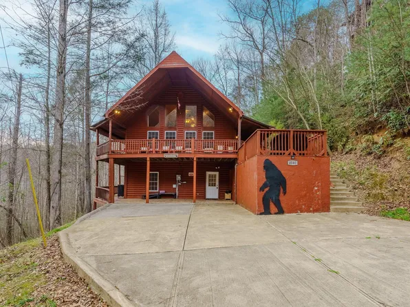4040 Hickory Hollow Way, Sevierville, TN 37862