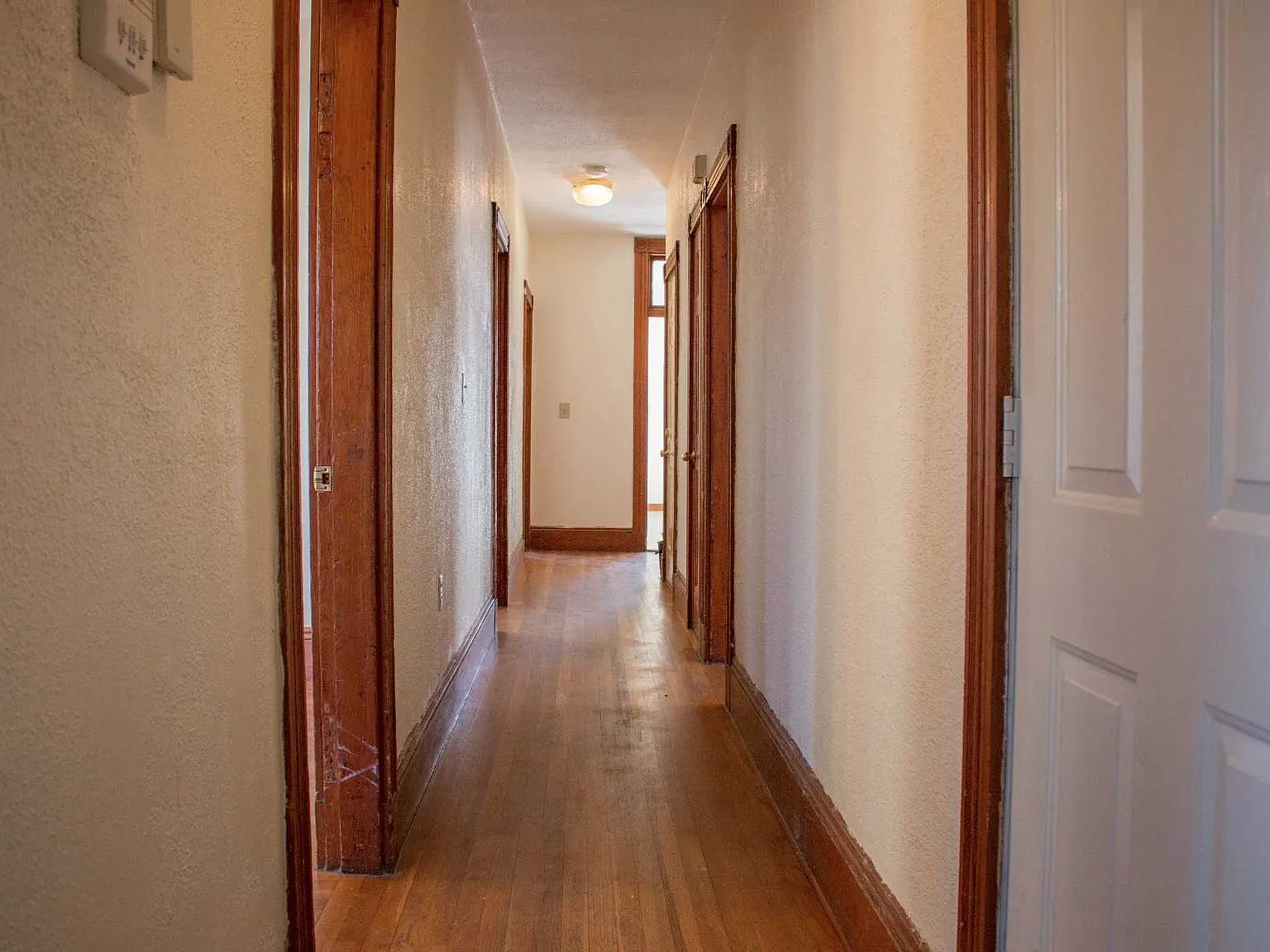 4 bed, $3,200 — Photo 3