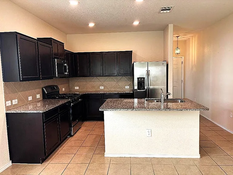 3804 NW Alpine Autumn Dr — Photo 4