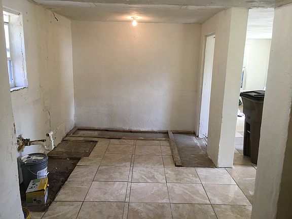 2nd image of 626 Nuna Ave
