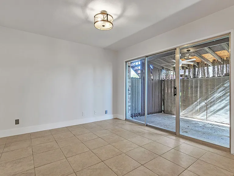 100 Royal Way Dr #14C — Photo 5
