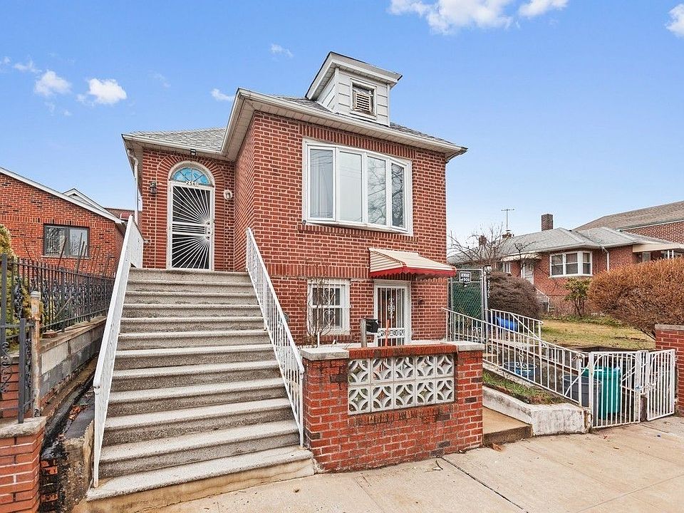 1st image of 2561 Hering Ave