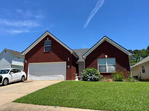 1520 Queen Elizabeth Dr, Locust Grove, GA 30248