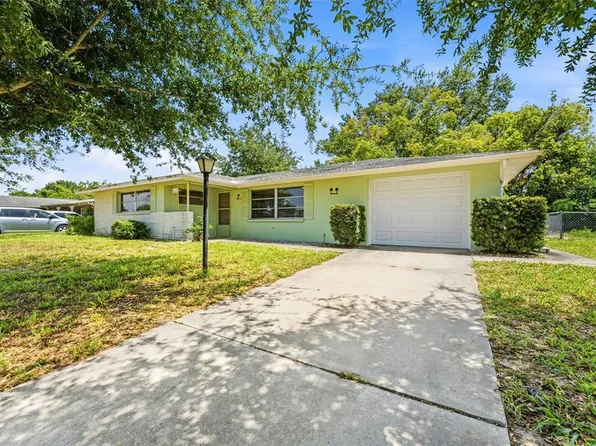 7814 Talisman Dr, Port Richey, FL 34668