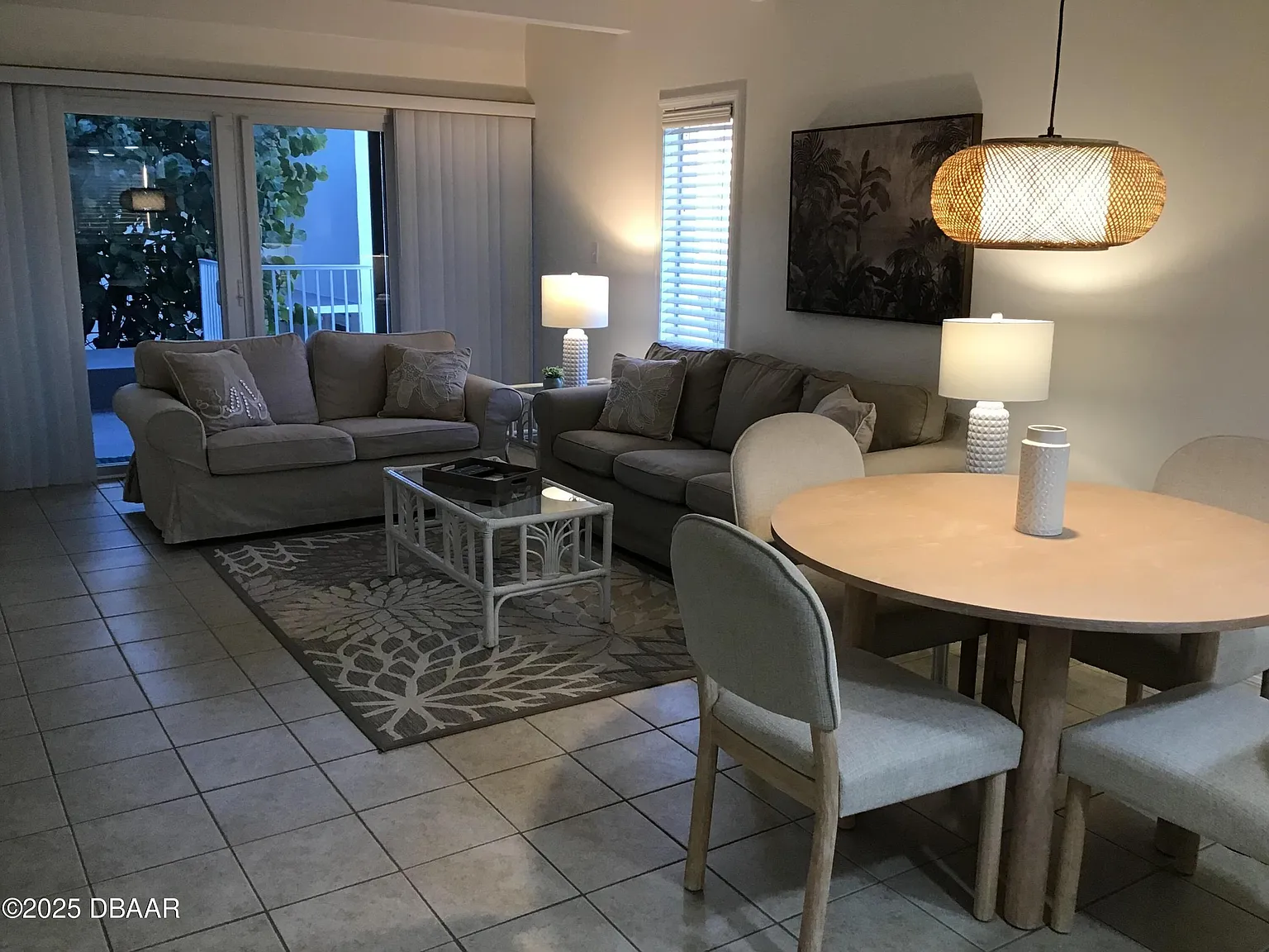 2 bed, 2.0 bath, 889 sqft, $3,980 — Photo 3