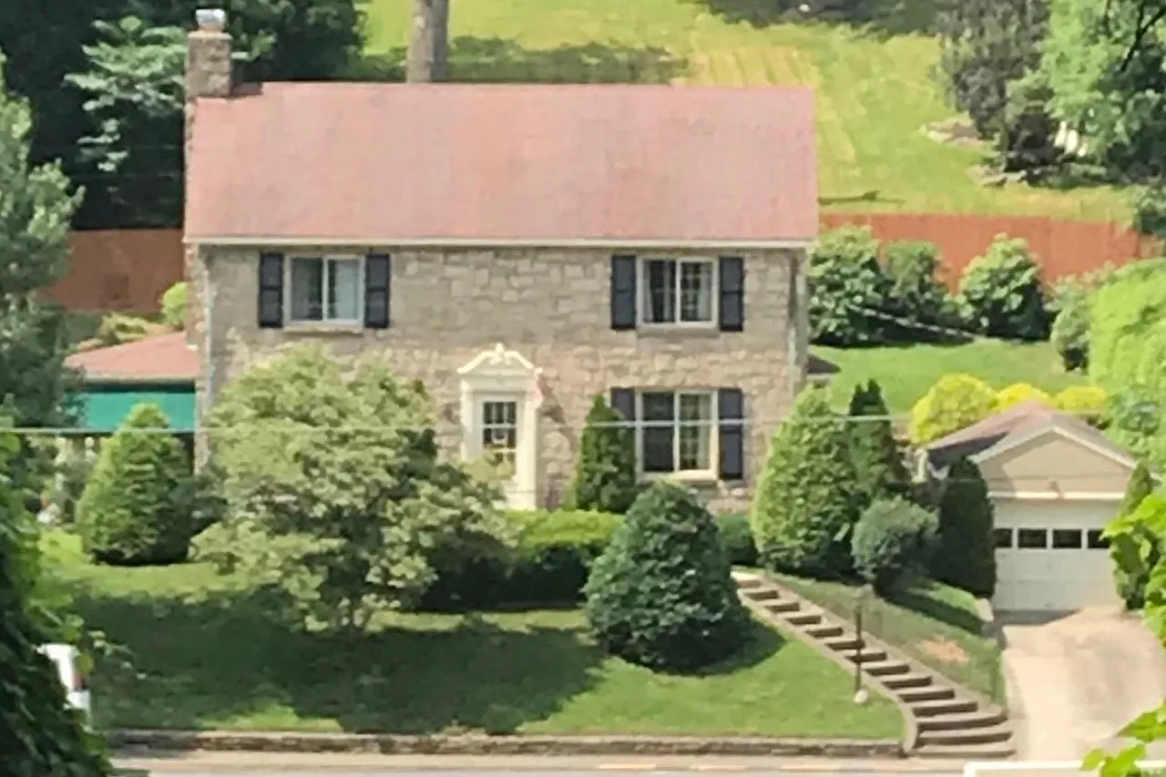 15 Park Dr photo 1