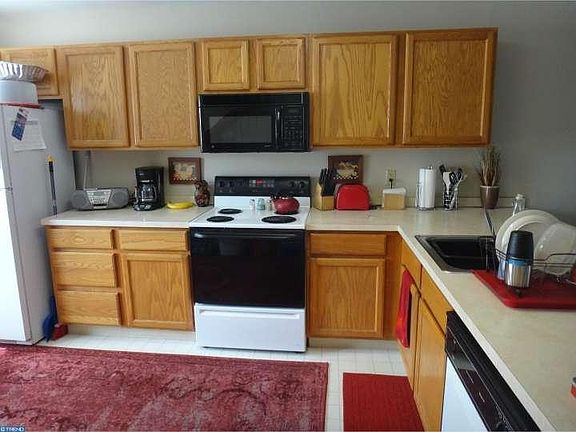 4th image of 170 Valerie Ln