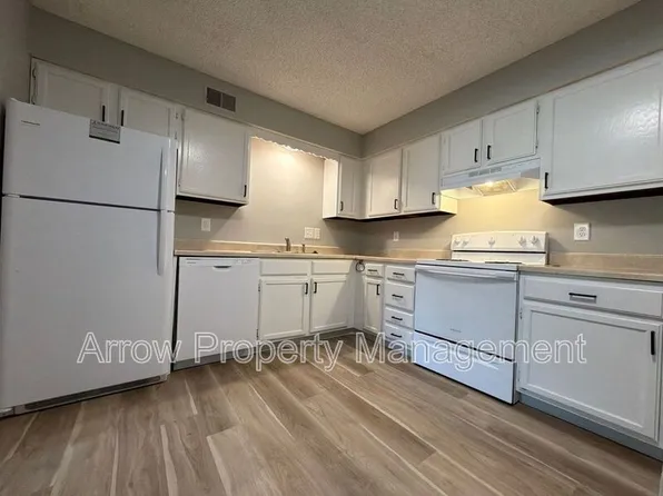 320 Lincoln St Unit 9, Seward, NE 68434