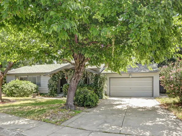 6448 Matterhorn Dr, Sacramento, CA 95842