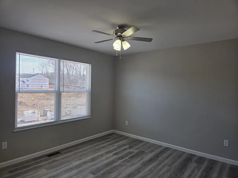 Willow Grove Apartments — Photo 15