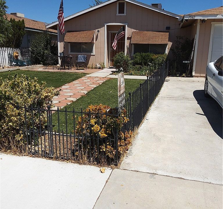 2nd image of 1560 Bonita Pl