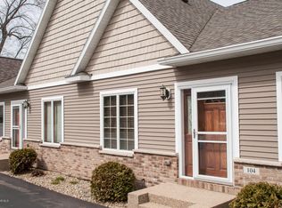 104 River Oaks Cir NE, Stewartville, MN 55976