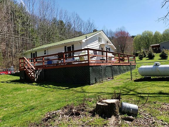 2nd image of 560 Pinecrest St
