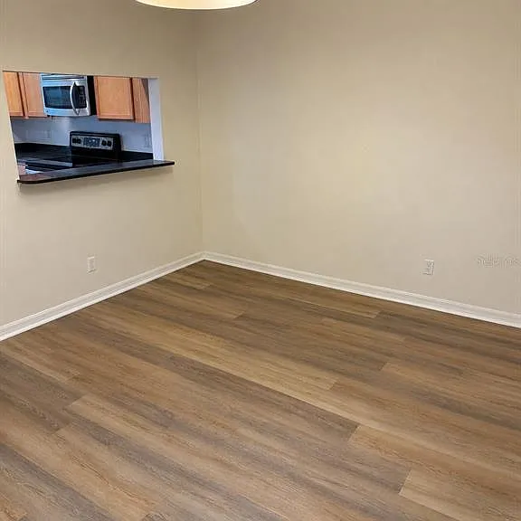 9410 Charlesberg Dr — Photo 4