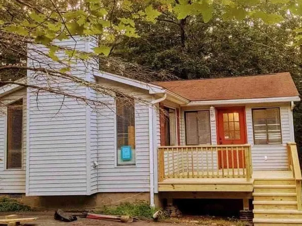 122 Heather Hill Rd, Dingmans Ferry, PA 18328
