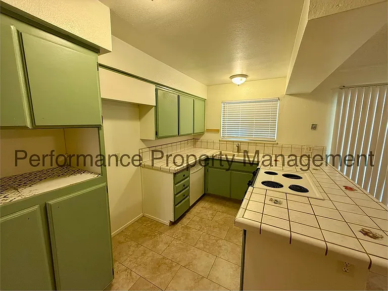 4513 Barry St — Photo 5