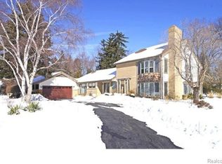 3944 Shellmarr Ln, Bloomfield Hills, MI 48302