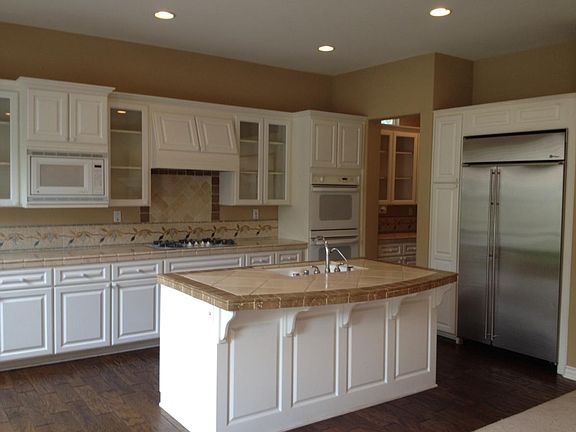 Kitchen w/walk-in pantry and wine fridge!