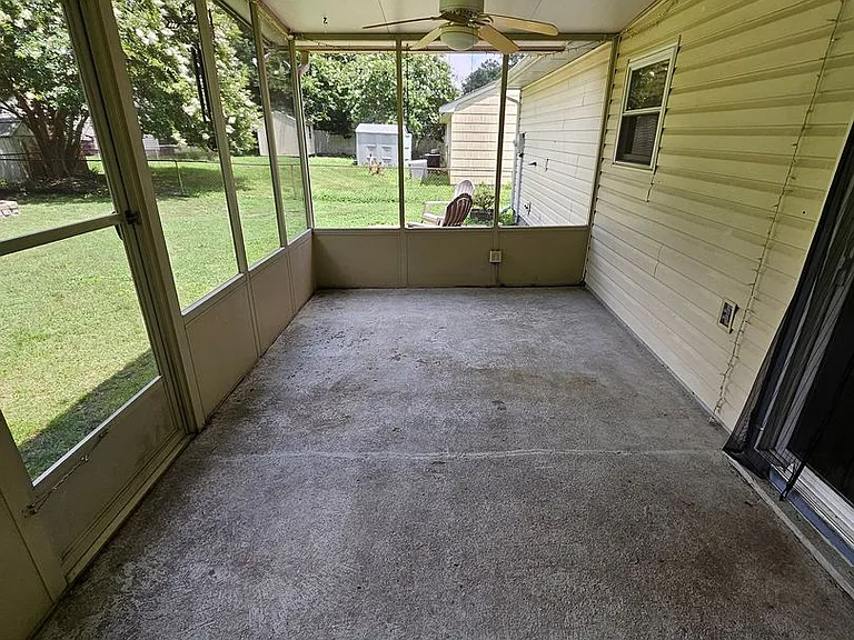 3413 Newport Dr — Photo 19