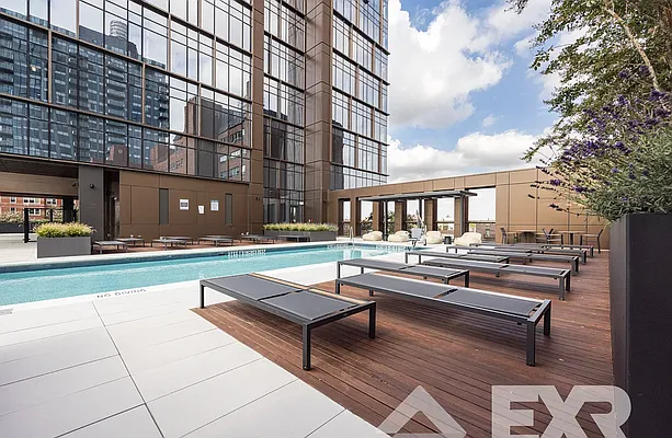 Rented by EXR | media 24