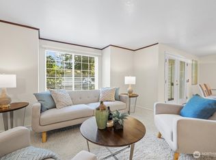 8653 Avondale Rd NE APT 101, Redmond, WA 98052