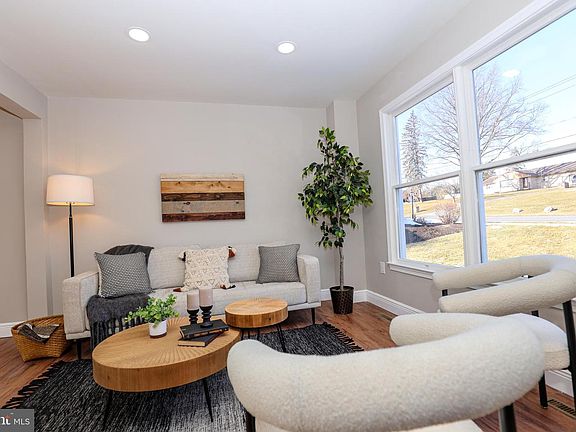 5th image of 1500 Rosedale Ave