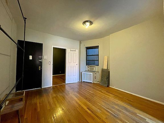 3rd image of 2305 2nd Ave APT 52