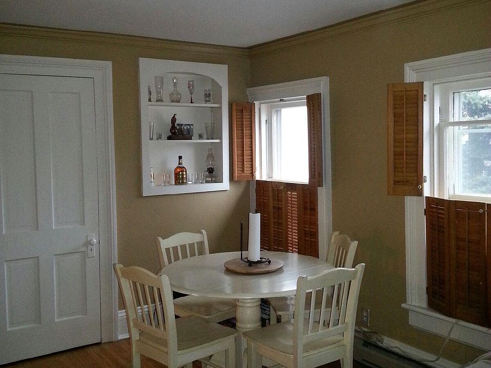2nd image of 205 S McLean St