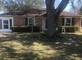 1404 N 12th St, Nederland, TX 77627