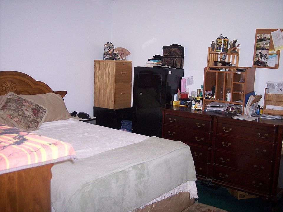 2nd image of 4730 Holly Rd