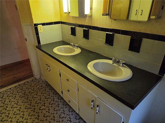 5th image of 29 Berna Ln