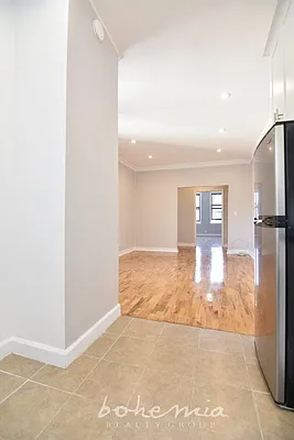 Rented by Bohemia Realty Group | media 19