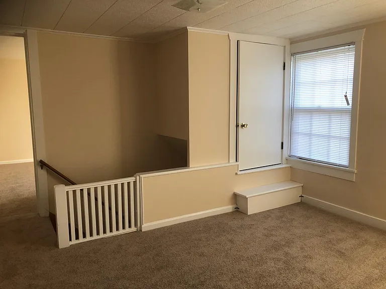 164 S River St #B — Photo 14