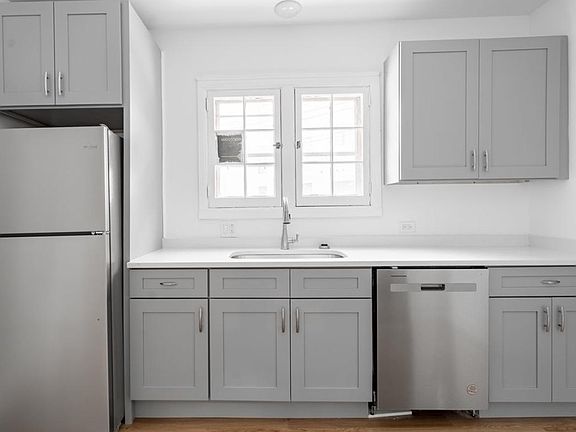 3rd image of 5801 N Richmond St #4961a9f97