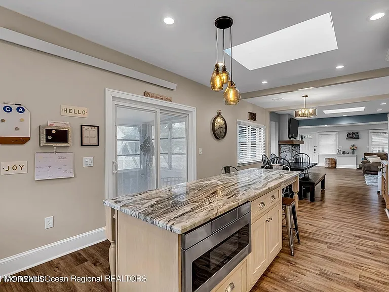 515 Monmouth Rd — Photo 30