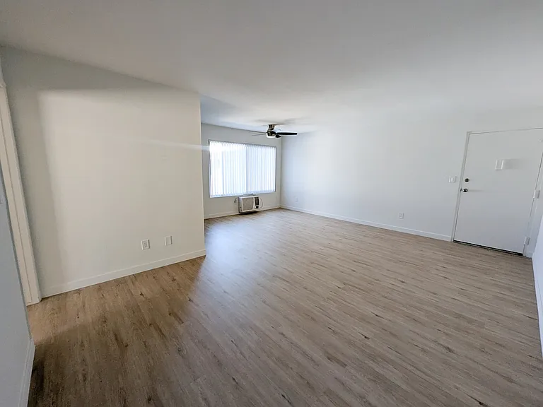 6220 Lemona Ave — Photo 16