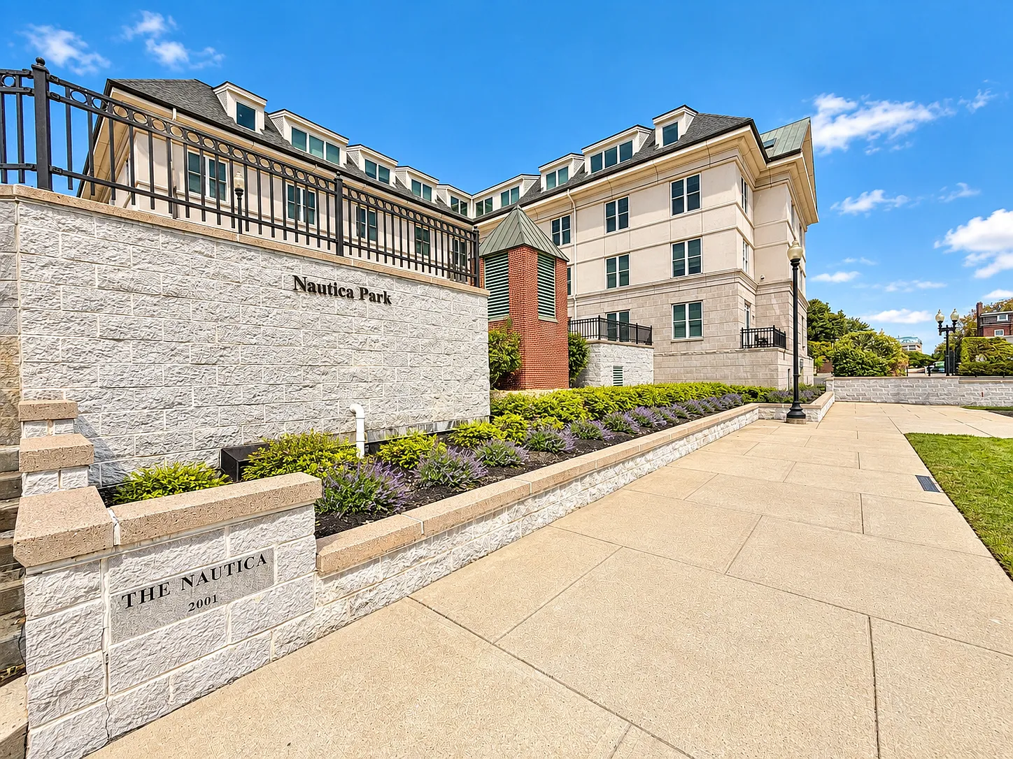 2 bed, 1101 sqft, $5,000 — Photo 4