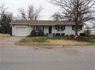 3 Saint Lawrence Dr, Saint Peters, MO 63376