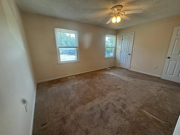 914 C Ave — Photo 17