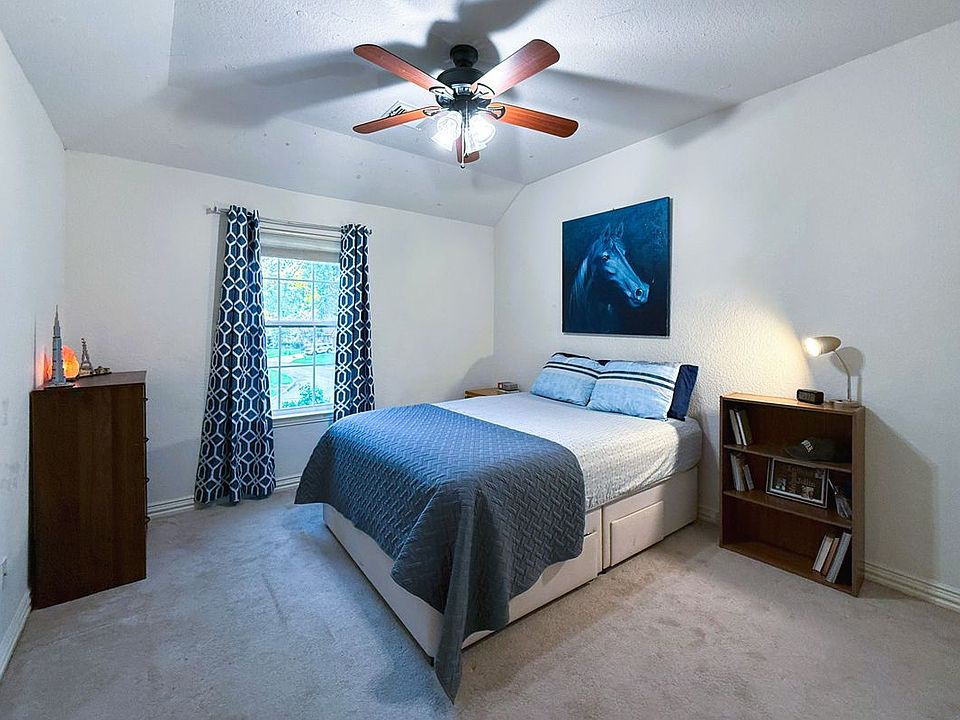 2nd image of 66 Fulshear Ct