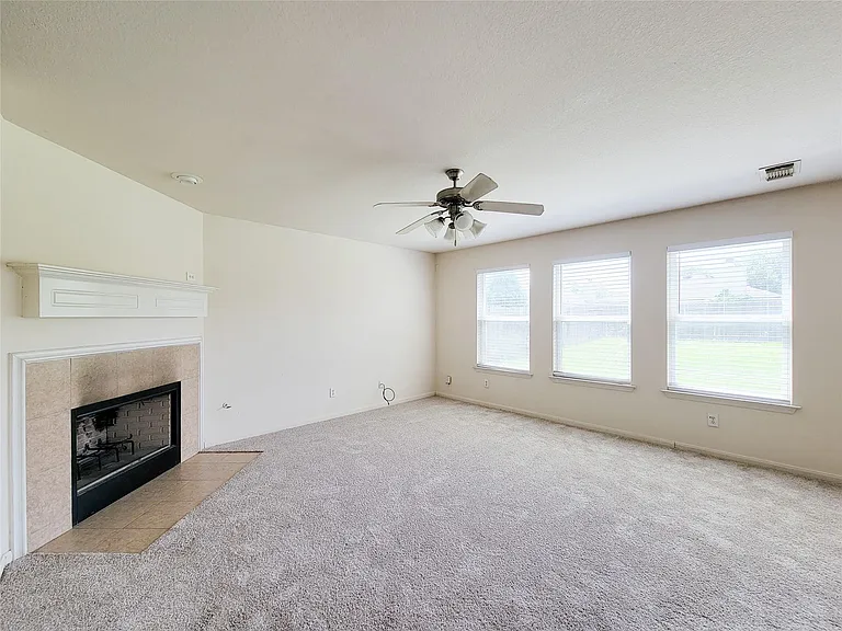 2322 Oxford Point Ln — Photo 12